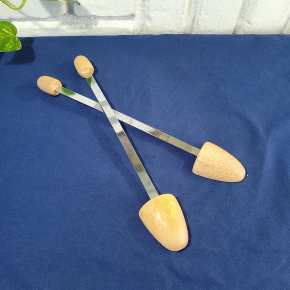 { ❤️ $5 }  Antique Pair of Shoe Stretchers